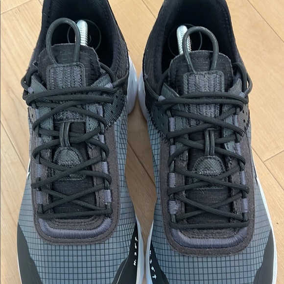 NIKE Men's React Live Running Shoe - Picture 7 of 16